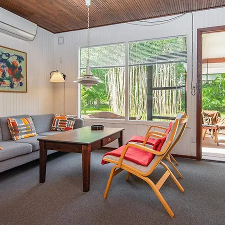 4 Person In Ans By-by Traum Roe